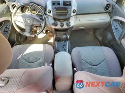 Zdjęcie 8 z 13 samochodu: 2006 TOYOTA RAV4 BASE VIN:JTMBK33V666005429 - miniatura