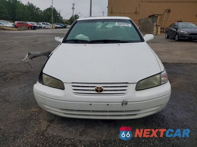 Piąte zdjęcie samochodu w środku: 1998 TOYOTA CAMRY XLE V6 VIN:JT2BF28K8W0090637 - miniatura