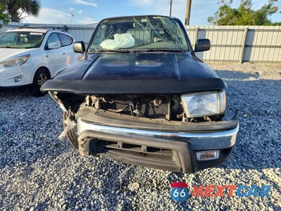 Piąte zdjęcie samochodu w środku: 1999 TOYOTA 4RUNNER SR5 VIN:JT3GN86R9X0119359 - miniatura