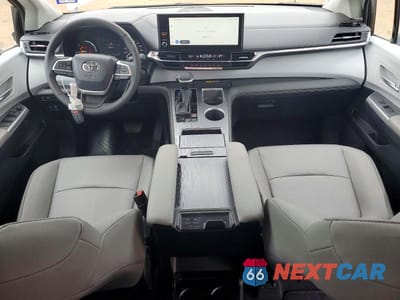 Zdjęcie 8 z 13 samochodu: 2026 TOYOTA SIENNA XLE 8-PASSENGER VIN:5TDYRKEC2TS308778 - miniatura