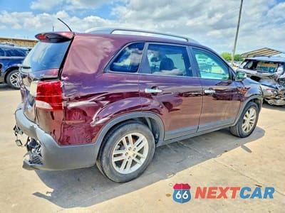 Trzecie zdjęcie samochodu z tyłu: 2011 KIA SORENTO EX VIN:5XYKU4A28BG024810 - miniatura