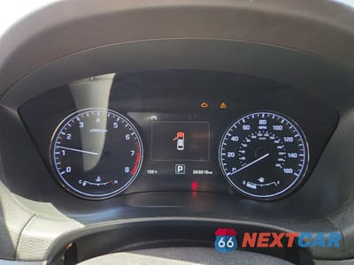 Zdjęcie 9 z 12 samochodu: 2017 GENESIS G80 3.8 VIN:KMHGN4JE3HU170550 - miniatura