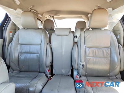 Zdjęcie 10 z 13 samochodu: 2015 TOYOTA SIENNA XLE 8-PASSENGER VIN:5TDYK3DCXFS573156 - miniatura