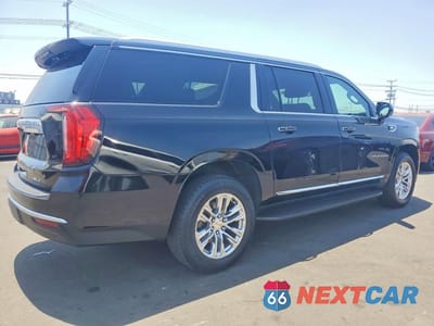 Trzecie zdjęcie samochodu z tyłu: 2021 GMC YUKON XL C1500 SLT VIN:1GKS1GKD3MR366412 - miniatura