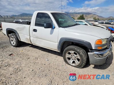 Czwarte zdjęcie samochodu z boku: 2004 GMC NEW SIERRA K1500 VIN:1GTEK14X14Z229821 - miniatura