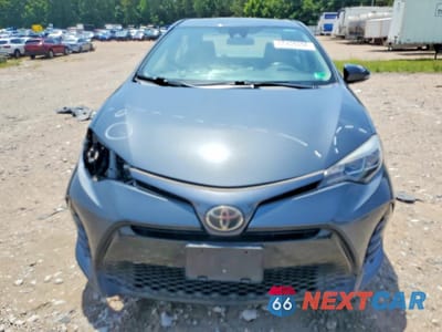 Piąte zdjęcie samochodu w środku: 2017 TOYOTA COROLLA SE VIN:5YFBURHE5HP677192 - miniatura