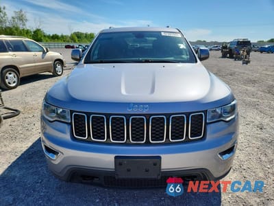 Piąte zdjęcie samochodu w środku: 2019 JEEP GRAND CHEROKEE LAREDO VIN:1C4RJFAG6KC606844 - miniatura