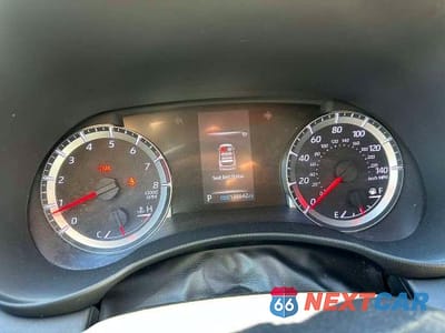 Zdjęcie 9 z 10 samochodu: 2020 TOYOTA HIGHLANDER LE VIN:5TDZZRAH1LS010303 - miniatura