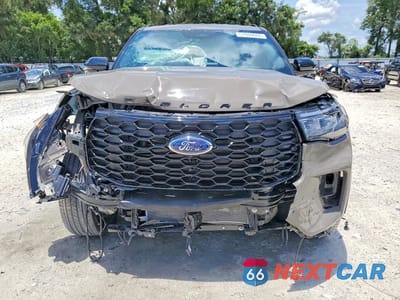 Piąte zdjęcie samochodu w środku: 2026 FORD EXPLORER PLATINUM VIN:1FMUK8KH2TGB45044 - miniatura