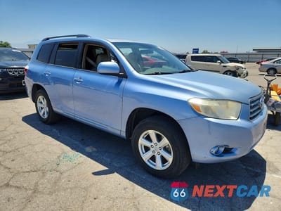 Czwarte zdjęcie samochodu z boku: 2010 TOYOTA HIGHLANDER SE VIN:5TDKK3EH7AS011496 - miniatura