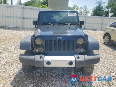 Piąte zdjęcie samochodu w środku: 2018 JEEP WRANGLER UNLIMITED SPORT VIN:1C4HJWDG0JL928921 - miniatura