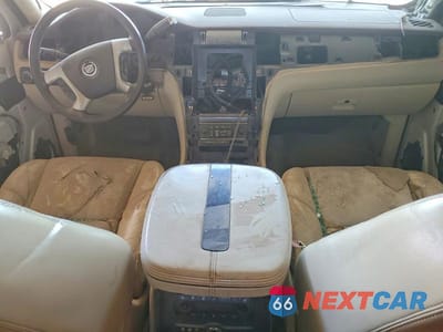 Zdjęcie 8 z 14 samochodu: 2008 CADILLAC ESCALADE ESV VIN:1GYFK66808R245838 - miniatura