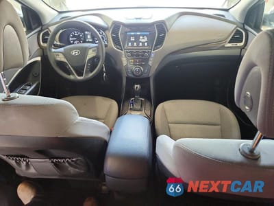 Zdjęcie 8 z 13 samochodu: 2017 HYUNDAI SANTA FE SE VIN:KM8SMDHF0HU167701 - miniatura