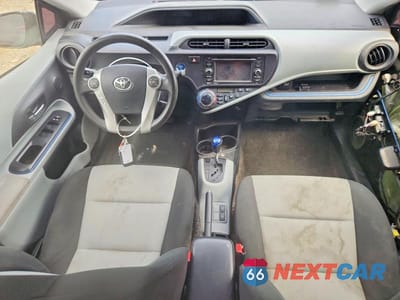 Zdjęcie 8 z 12 samochodu: 2012 TOYOTA PRIUS C THREE VIN:JTDKDTB31C1026725 - miniatura