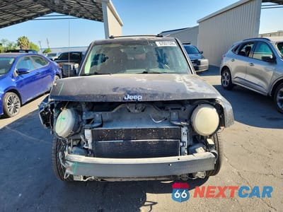Piąte zdjęcie samochodu w środku: 2008 JEEP PATRIOT LIMITED VIN:1J8FF48W18D681596 - miniatura