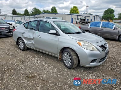 Czwarte zdjęcie samochodu z boku: 2014 NISSAN VERSA 1.6 SV VIN:3N1CN7AP3EK445922 - miniatura