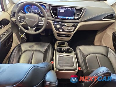 Zdjęcie 8 z 14 samochodu: 2023 CHRYSLER PACIFICA TOURING L VIN:2C4RC1BG0PR526983 - miniatura