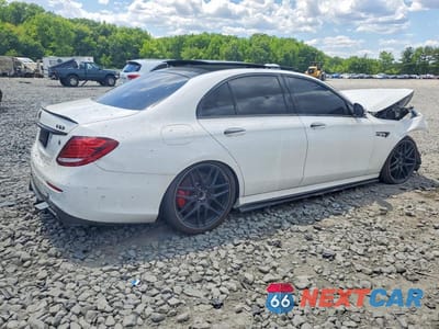 Trzecie zdjęcie samochodu z tyłu: 2019 MERCEDES-BENZ E 63 AMG-S 4MATIC VIN:WDDZF8KB4KA529831 - miniatura