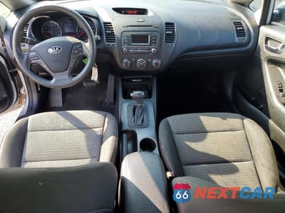 Zdjęcie 8 z 12 samochodu: 2015 KIA FORTE LX VIN:KNAFX4A62F5340498 - miniatura