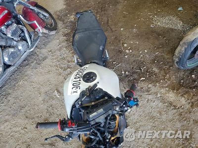 Piąte zdjęcie samochodu w środku: 2015 YAMAHA FZ09 VIN:JYARN33E4FA008473 - miniatura