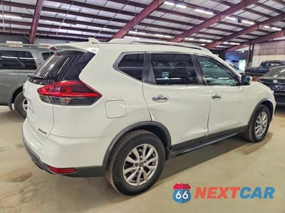 Trzecie zdjęcie samochodu z tyłu: 2018 NISSAN ROGUE SV VIN:KNMAT2MV3JP531196 - miniatura