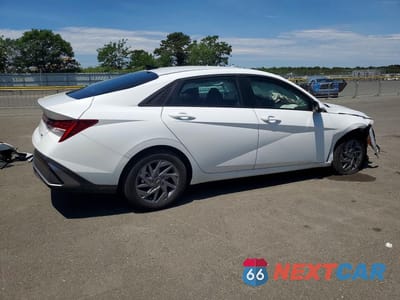 Trzecie zdjęcie samochodu z tyłu: 2026 HYUNDAI ELANTRA HYBRID BLUE VIN:KMHLM4DJ2TU202004 - miniatura