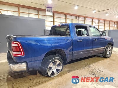Trzecie zdjęcie samochodu z tyłu: 2024 RAM 1500 LARAMIE VIN:1C6RREJT5RN220650 - miniatura