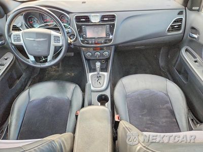 Zdjęcie 8 z 12 samochodu: 2012 CHRYSLER 200 S VIN:1C3CCBHG2CN178392 - miniatura
