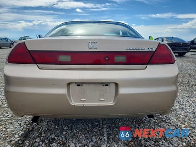 Zdjęcie 6 z 12 samochodu: 2002 HONDA ACCORD EX VIN:1HGCG22522A028054 - miniatura