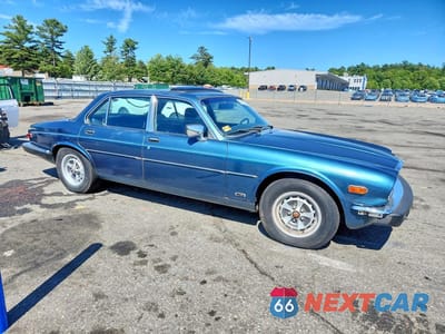 Czwarte zdjęcie samochodu z boku: 1985 JAGUAR XJ6 VIN:SAJAV1347FC411771 - miniatura