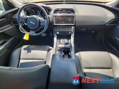 Zdjęcie 8 z 12 samochodu: 2019 JAGUAR XE PREMIUM VIN:SAJAJ4FX1KCP50927 - miniatura
