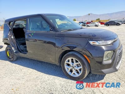 Czwarte zdjęcie samochodu z boku: 2021 KIA SOUL S VIN:KNDJ23AU6M7785543 - miniatura