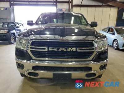 Piąte zdjęcie samochodu w środku: 2020 RAM 1500 BIG HORN/LONE STAR VIN:1C6RRFFG9LN383861 - miniatura