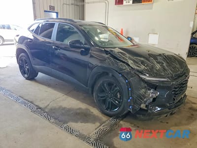 Czwarte zdjęcie samochodu z boku: 2025 CHEVROLET TRAX ACTIV VIN:KL77LKEP5SC104294 - miniatura