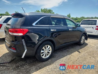 Trzecie zdjęcie samochodu z tyłu: 2016 KIA SORENTO LX VIN:5XYPGDA3XGG110522 - miniatura