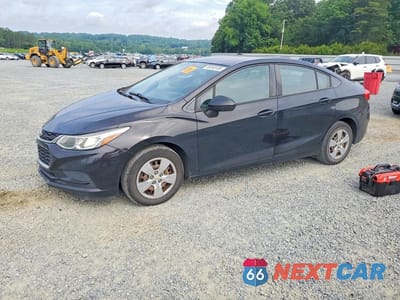 2017 CHEVROLET CRUZE LS 1G1BC5SMXH7262701 - główne zdjęcie licytacji z USA - miniatura