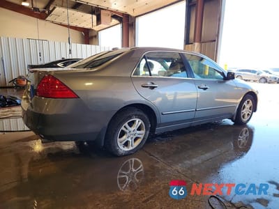 Trzecie zdjęcie samochodu z tyłu: 2006 HONDA ACCORD EX VIN:1HGCM56876A106400 - miniatura