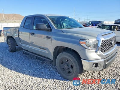 Czwarte zdjęcie samochodu z boku: 2020 TOYOTA TUNDRA VIN:5TFUY5F1XLX872401 - miniatura