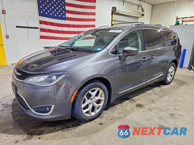 2017 CHRYSLER PACIFICA TOURING L 2C4RC1BG3HR636086 - główne zdjęcie licytacji z USA - miniatura