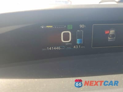 Zdjęcie 9 z 12 samochodu: 2016 TOYOTA PRIUS FOUR VIN:JTDKARFUXG3021645 - miniatura