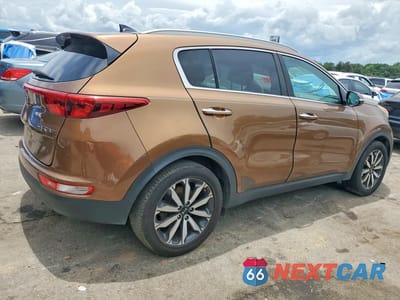 Trzecie zdjęcie samochodu z tyłu: 2017 KIA SPORTAGE EX VIN:KNDPN3AC8H7259283 - miniatura