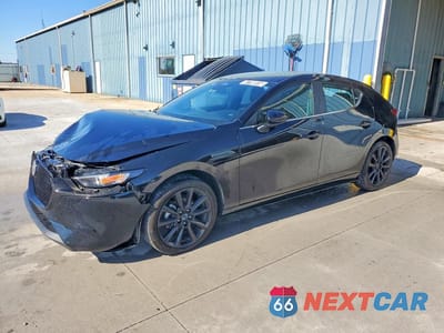 2024 MAZDA 3 SELECT SPORT JM1BPAKM5R1712943 - główne zdjęcie licytacji z USA - miniatura