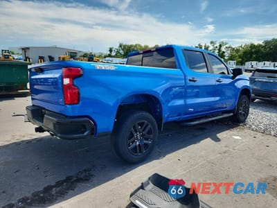 Trzecie zdjęcie samochodu z tyłu: 2025 CHEVROLET SILVERADO K1500 LT TRAIL BOSS VIN:3GCUKFED8SG373764 - miniatura