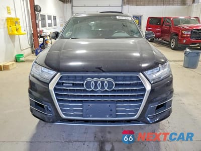 Piąte zdjęcie samochodu w środku: 2018 AUDI Q7 PREMIUM PLUS VIN:WA1LAAF75JD006708 - miniatura
