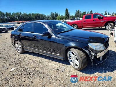 Czwarte zdjęcie samochodu z boku: 2010 MERCEDES-BENZ C 350 VIN:WDDGF5GB0AR099052 - miniatura