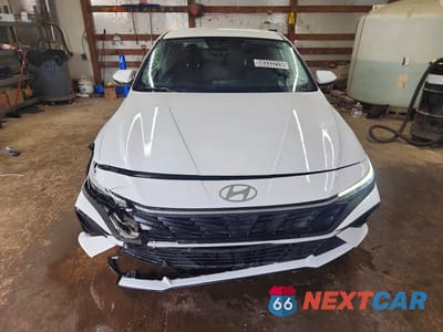 Piąte zdjęcie samochodu w środku: 2026 HYUNDAI ELANTRA HYBRID BLUE VIN:KMHLM4DJ9TU182981 - miniatura