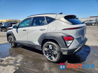Drugie zdjęcie samochodu z przodu: 2025 HYUNDAI KONA SEL VIN:KM8HBCABXSU285876 - miniatura