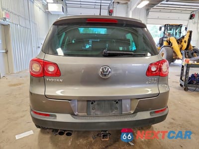Zdjęcie 6 z 12 samochodu: 2011 VOLKSWAGEN TIGUAN S VIN:WVGBV7AX8BW532526 - miniatura