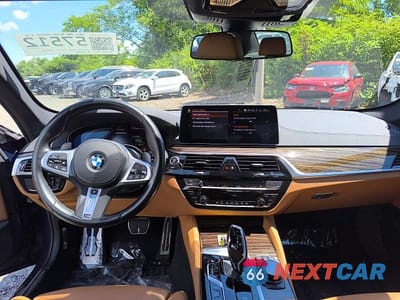 Zdjęcie 9 z 15 samochodu: 2023 BMW M550XI VIN:WBA13BK08PCN47429 - miniatura