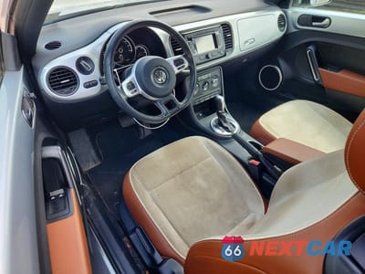 Zdjęcie 8 z 12 samochodu: 2015 VOLKSWAGEN BEETLE 1.8T VIN:3VWF17AT9FM606893 - miniatura